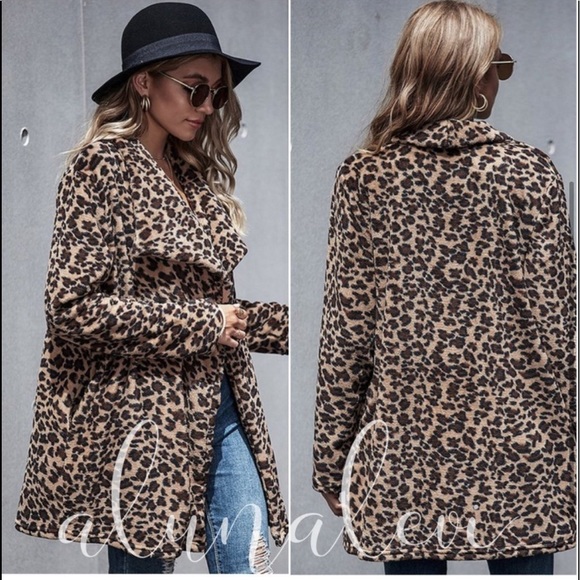 24 HR.. SALE 🥳Buttery Soft Leopard Print Shift Trench Coat - Picture 2 of 5